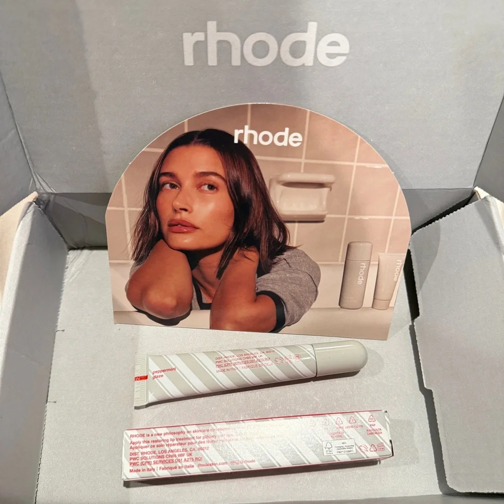 ❤️ Rhode Peptide Lip Treatment Peppermint Glaze 🤍 - Picture 4 of 13